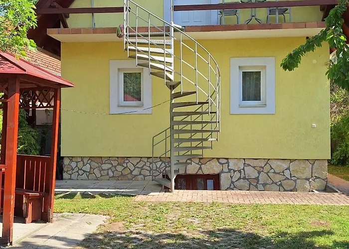 Vadásztanya Apartman *